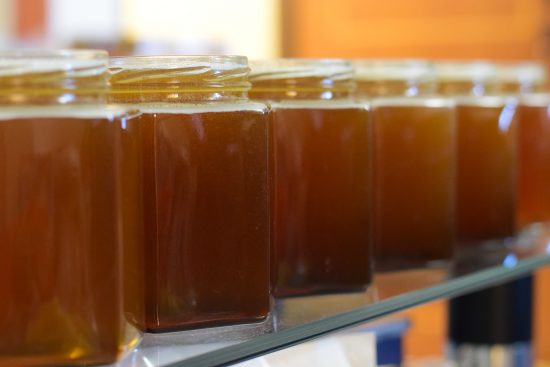 raw and unfiltered honey